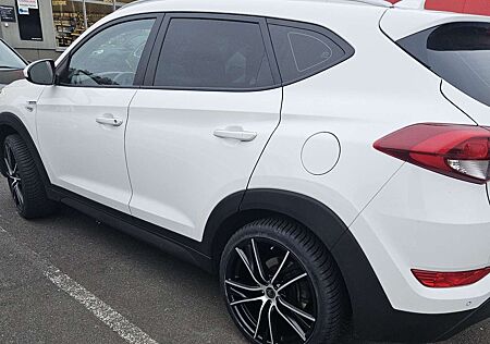 Hyundai Tucson blue 1.6 GDi 2WD Navi