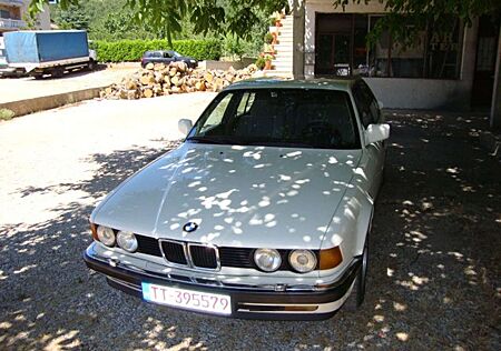 BMW 735i 735