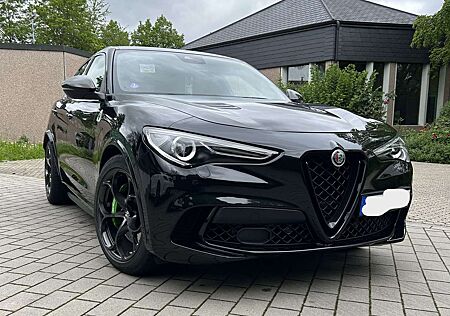 Alfa Romeo Stelvio V6 2.9 Bi-Turbo AT8-Q4 Quadrifoglio