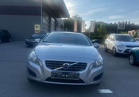 Volvo V60 Kombi Momentum
