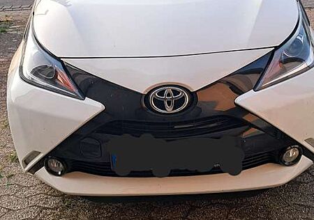 Toyota Aygo 5-Türer x-shift x-cite