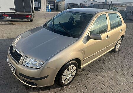 Skoda Fabia Ambiente 1Jahr Garantie- Tüv Neu- Klima