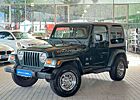 Jeep Wrangler 4.0 Sahara/4X4/2.VB/HARDTOP/JUNGTIMER/