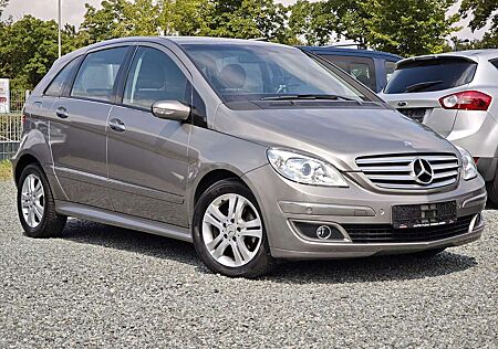 Mercedes-Benz B 200 CDI (1.HAND/PDC/RFK/SHZ/AHK/Teil LEDER)