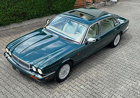 Jaguar Daimler X300 Six 4.0 Langversion