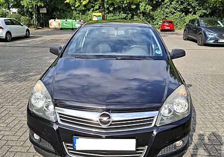 Opel Astra 1.6 Caravan Edition