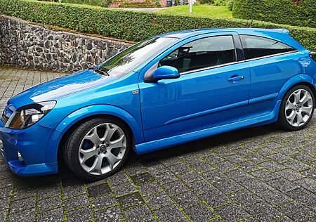 Opel Astra H OPC