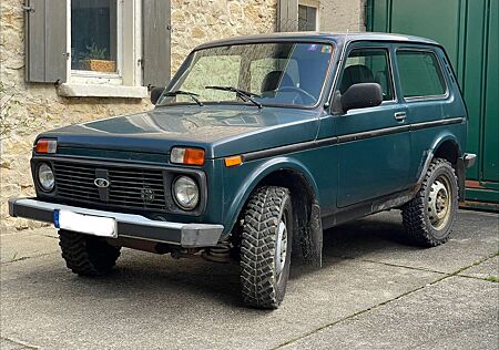 Lada Niva 1.7i Only