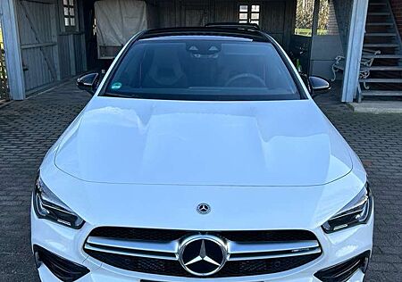 Mercedes-Benz CLA 35 AMG 4Matic Shooting B Speedshift 7G-DCT