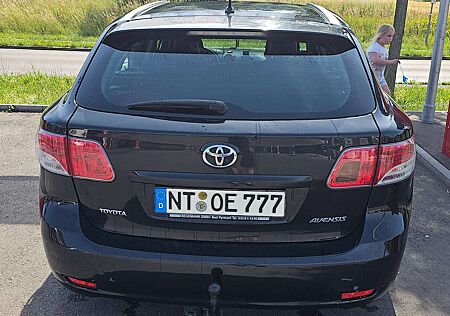 Toyota Avensis Combi 2.2 D-4D Sol