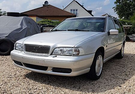 Volvo V70 2.5 TÜV 7/26 KLIMA, AHK