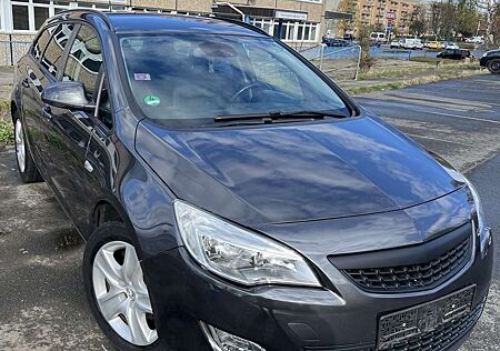 Opel Astra J Sports Tourern 1.7 cdti