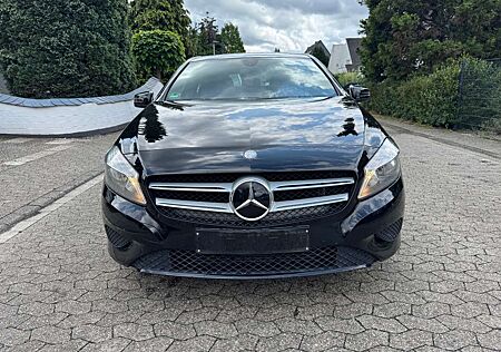 Mercedes-Benz A 180 URBAN BlueEfficiency PANORAMADACH NAVI LEDER
