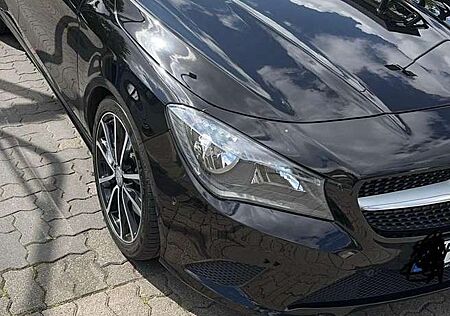 Mercedes-Benz CLA 200 Shooting Brake 7G-DCT Urban