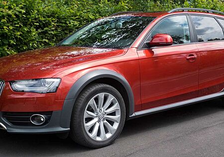 Audi A4 Allroad quattro (clean die.) 2.0 TDI DPF S tron