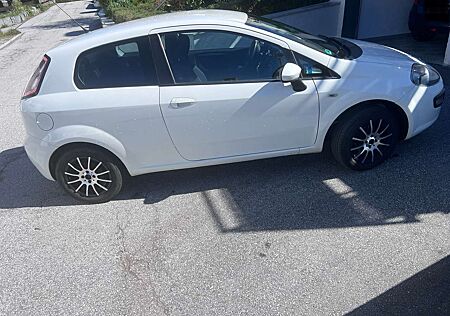 Fiat Grande Punto 3-Türer 1.4 8V