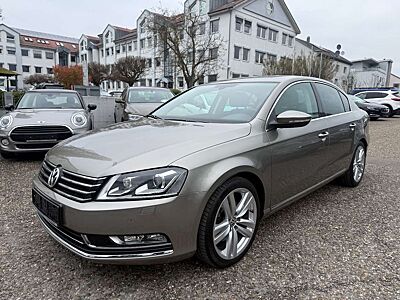 Volkswagen Passat Lim. DSG Highline*Bi Xenon*Keyless*Alcant