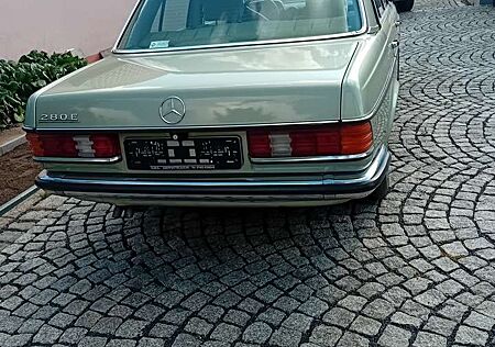 Mercedes-Benz 280 W123 280E