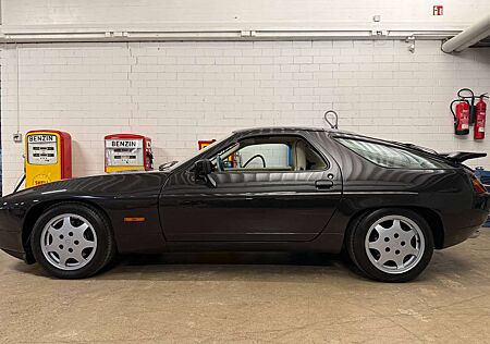 Porsche 928 928 Automatik S 4