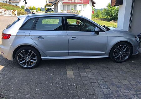 Audi A3 Sportback e-tron 40 e-tron Sportback S tronic s