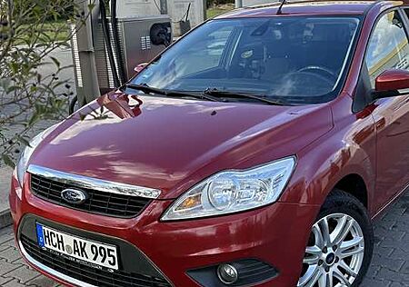 Ford Focus Turnier 1.8 Ghia
