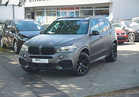 BMW X5 xDrive 30 d / M-Paket / Pano / HUD /Grau-Matt