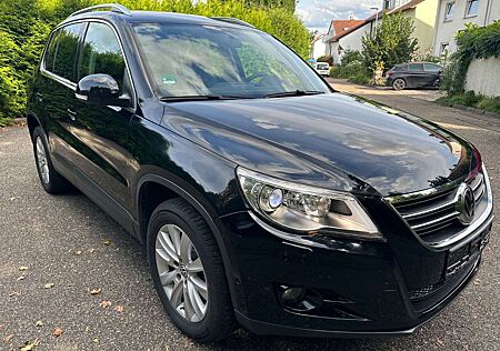 VW Tiguan Volkswagen Sport & Style 4Motion XENON AHK NAVI ALU