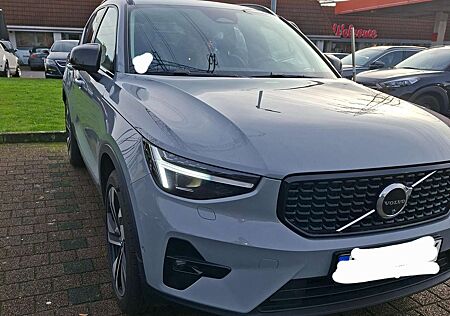 Volvo XC 40 XC40 XC40 B4 B DKG Ultra Black Edition