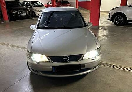 Opel Vectra 2.2 Sport