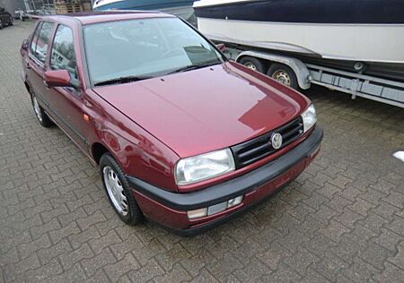 VW Vento Volkswagen 1.8 CL - Rentnerfahrzeug