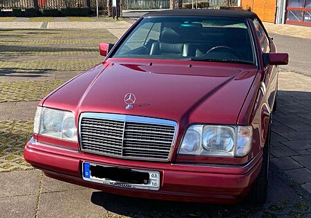 Mercedes-Benz E 220 Sportline Oldtimer für Liebhaber