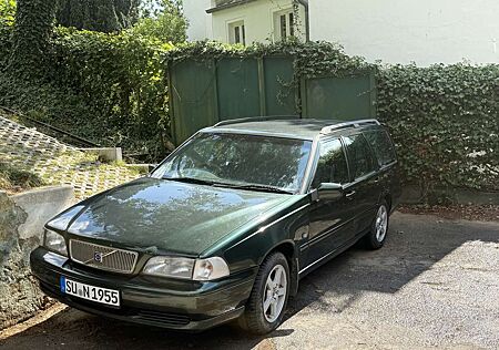 Volvo V70 2.5