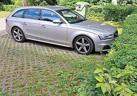 Audi A4 Attraction quattro