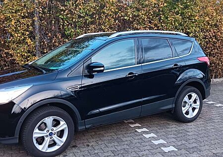 Ford Kuga gebraucht kaufen Ford Kuga 2.0 TDCi 2x4 SYNC