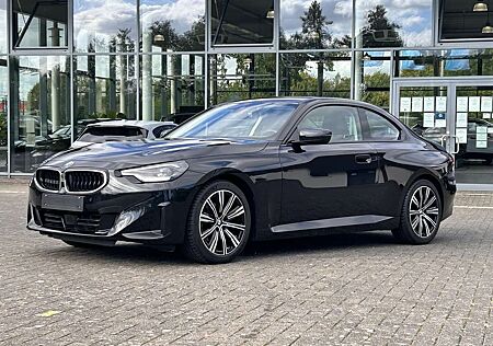 BMW 218 i / Live Cockpit / Wireless Charging Ablage