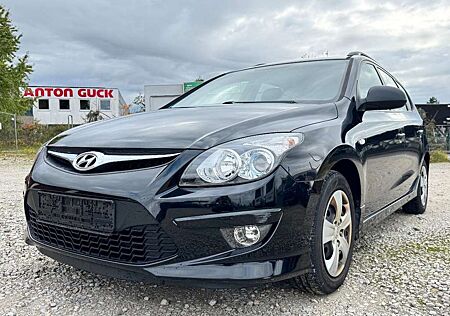 Hyundai i30 gebraucht kaufen Hyundai i30 cw Classic, Klima, TÜV NEU