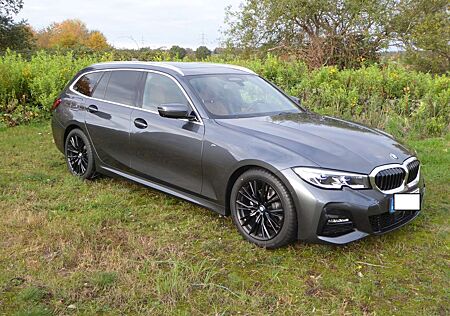 BMW 320d 320 .Touring M Sport, Pano, STH, AHK, HUD, Voll