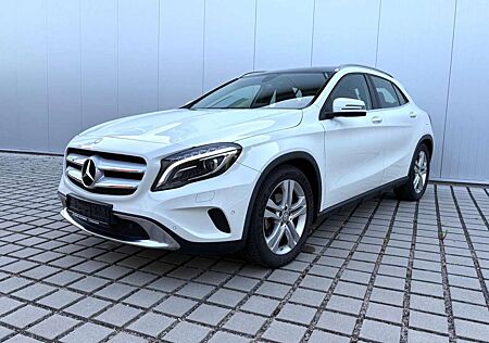 Mercedes-Benz GLA 200 Urban Bi-Xenon Navi Pano 8xAlu