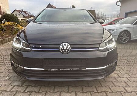 VW Golf Volkswagen Highline BlueMotion,LED,SHZ,PDC,ACC,8fach