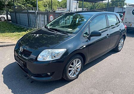 Toyota Auris Life