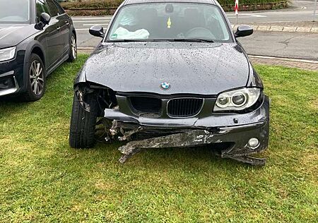 BMW 118d 118 Unfallwagen
