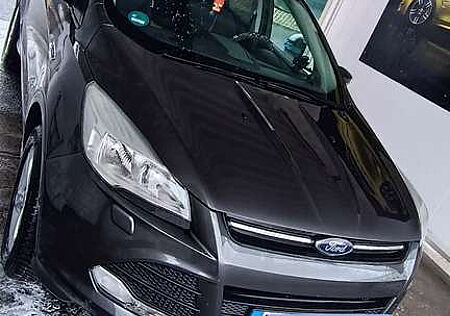 Ford Kuga 1.5 EcoBoost 2x4 SYNC