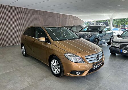 Mercedes-Benz B 180 *Navi*SHZ*Klima*