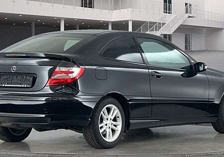 Mercedes-Benz C 200 S.Coupe Automatik /XENON/PANO/SHZ/PDC