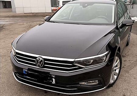 VW Passat Variant Volkswagen 2.0 TDI SCR DSG Elegance