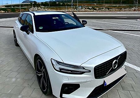 Volvo V60 Top-gepflegter B4 Mild Hybrid R-Design