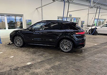 Porsche Cayenne E-Hybrid, Blackline, Bose, Chrono, Head-Up, Led, Soft-Close, Approved