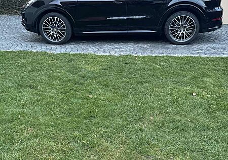 Porsche Cayenne E-Hybrid, Black Edition, Pano, Bose, Chrono, Head-Up, Led, Soft-Close, Luftfederung, Approved