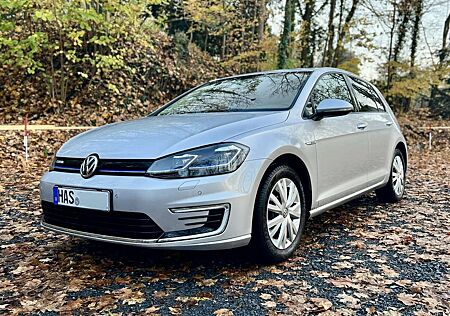 VW Golf Volkswagen e- Top Zustand CCS LED Rückleuchten RFK