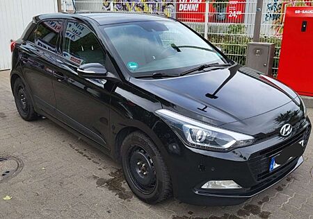 Hyundai i20 blue Style